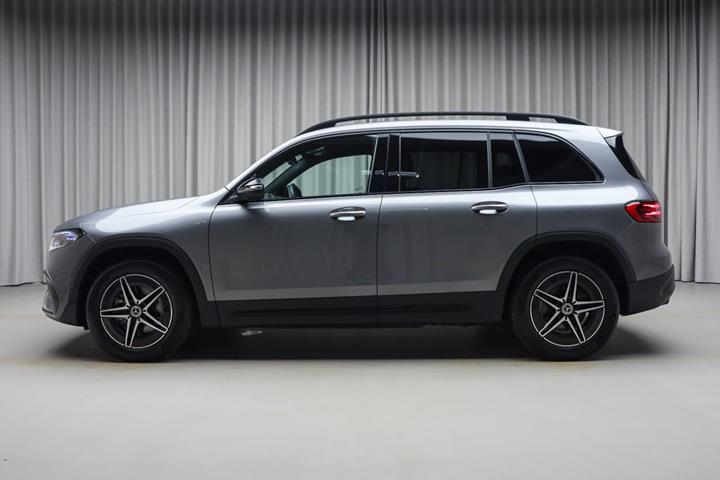 Grå Mercedes EQB250+ fra 2026