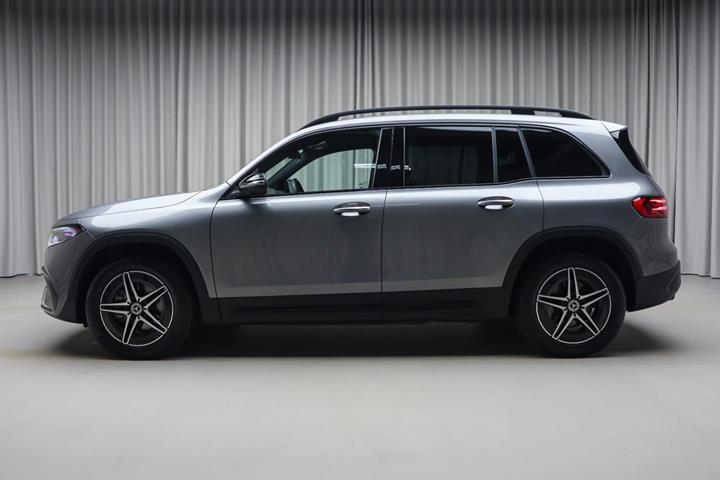 Grå Mercedes EQB250+ fra 2026