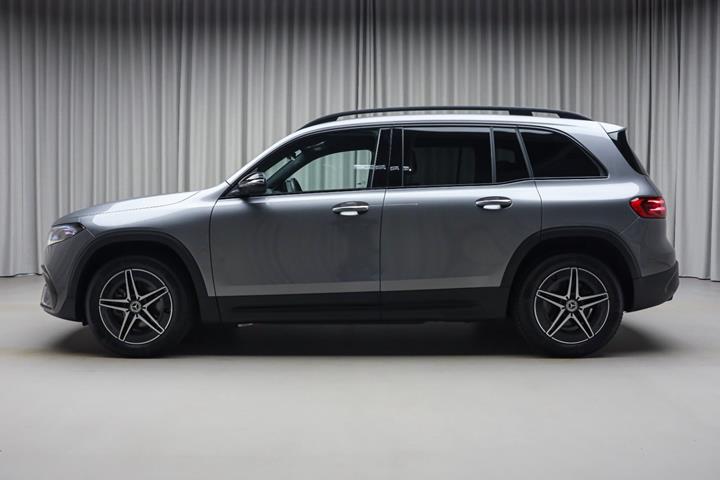 Grå Mercedes EQB250+ fra 2026