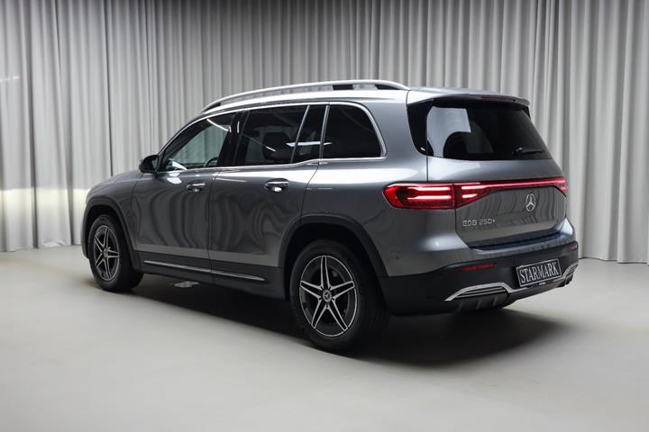 Grå Mercedes EQB250+ fra 2026