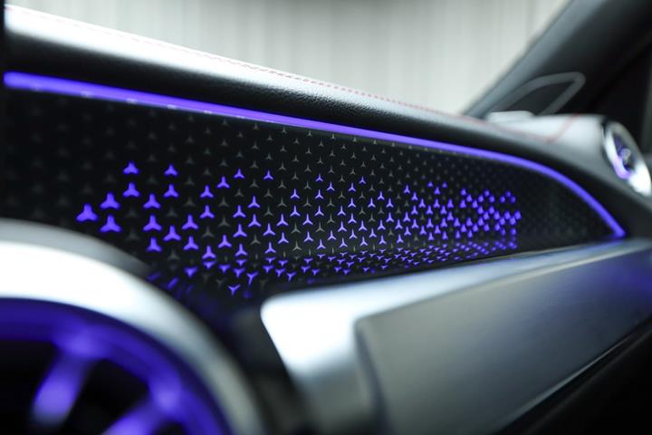 Grå Mercedes EQB250+ fra 2026