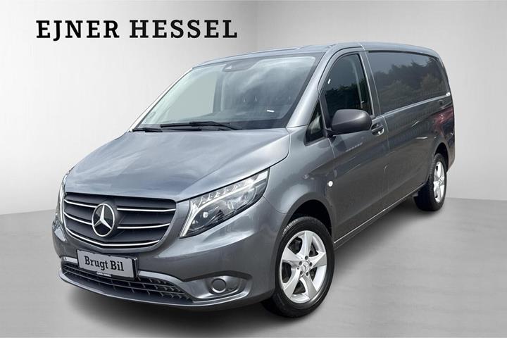 Grå Mercedes Vito 116 fra 2023