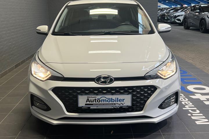 Hvid Hyundai i20 fra 2019