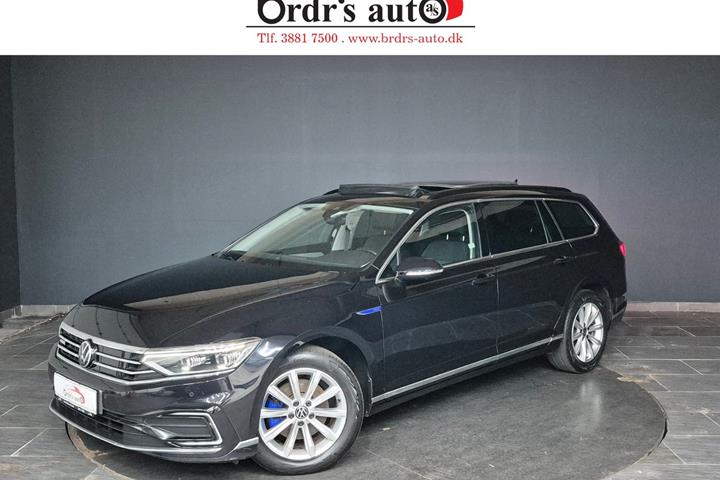 Sort VW Passat fra 2022