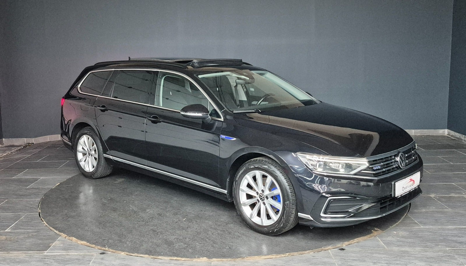 Sort VW Passat fra 2022