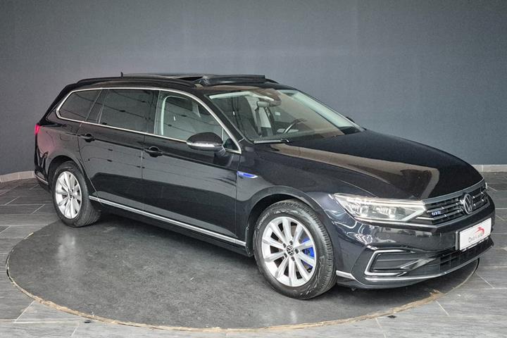 Sort VW Passat fra 2022