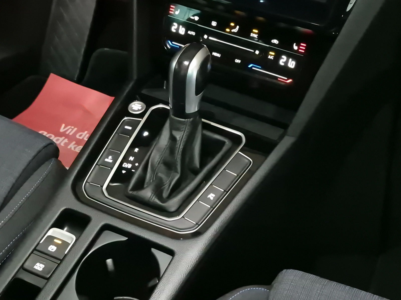 Sort VW Passat fra 2022