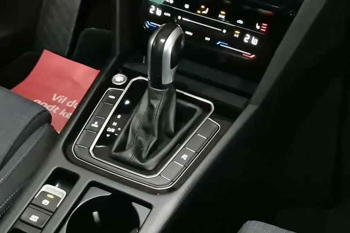 Sort VW Passat fra 2022
