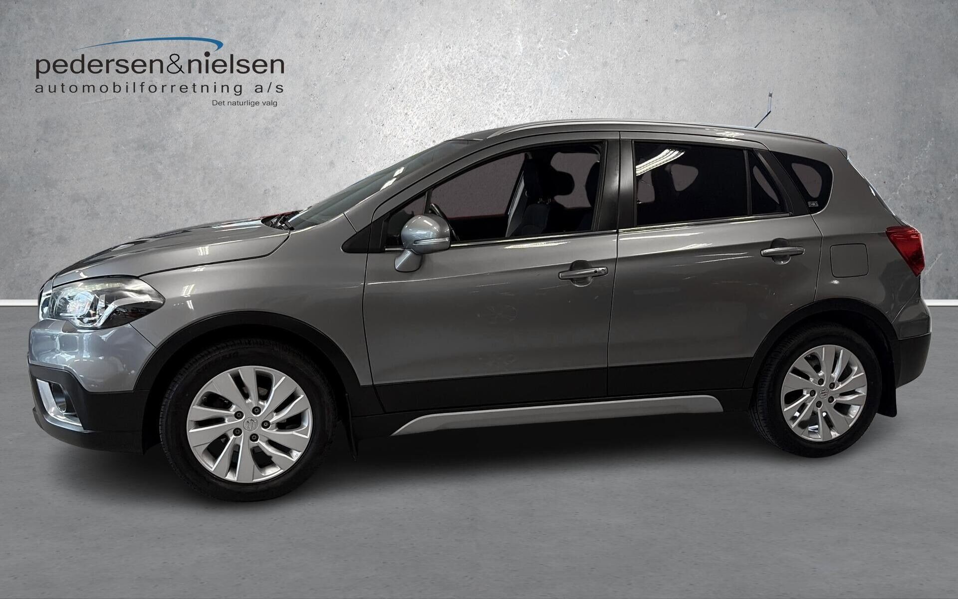 Sort Suzuki S-Cross fra 2019