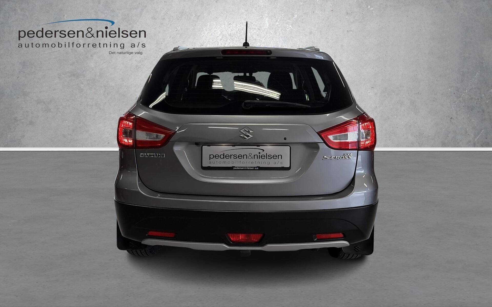 Sort Suzuki S-Cross fra 2019