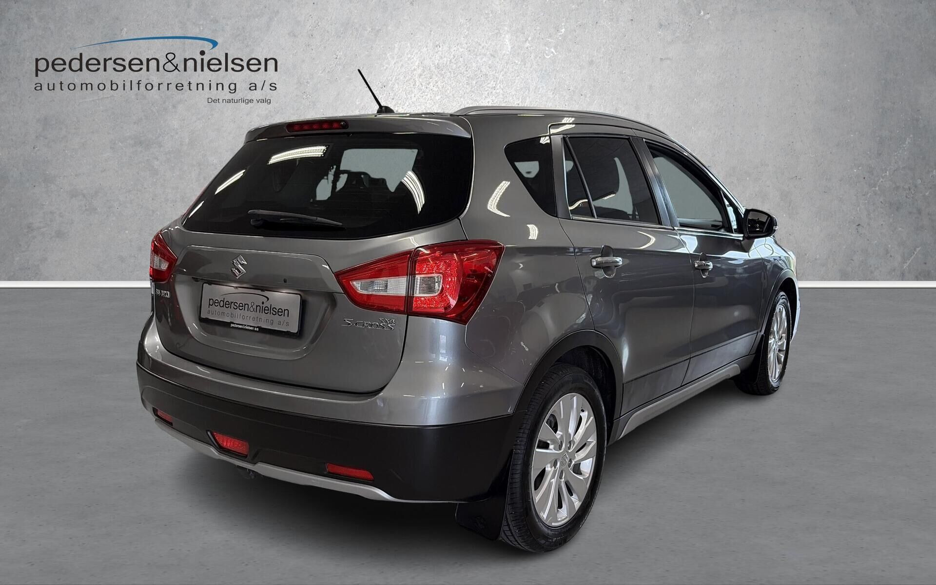 Sort Suzuki S-Cross fra 2019