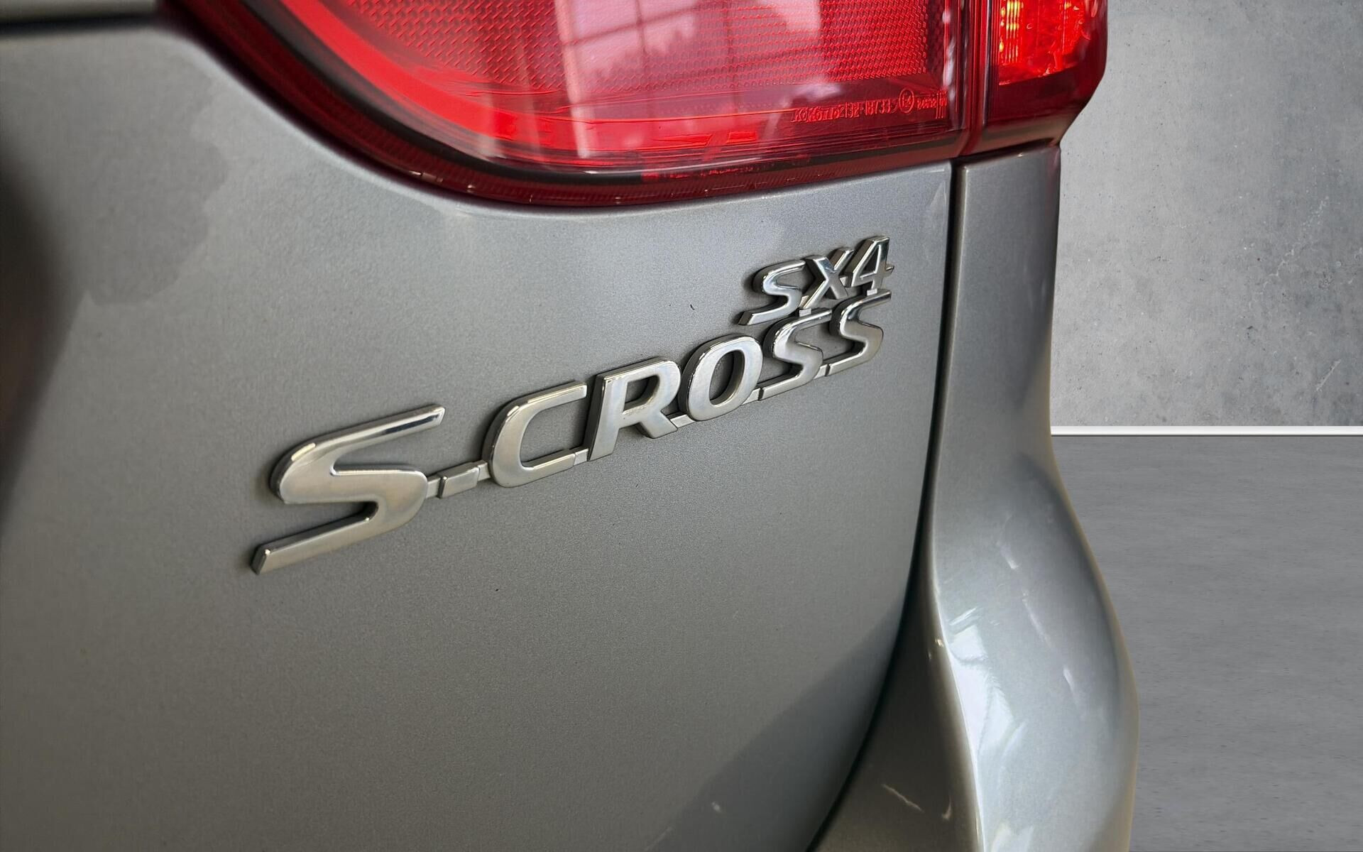 Sort Suzuki S-Cross fra 2019