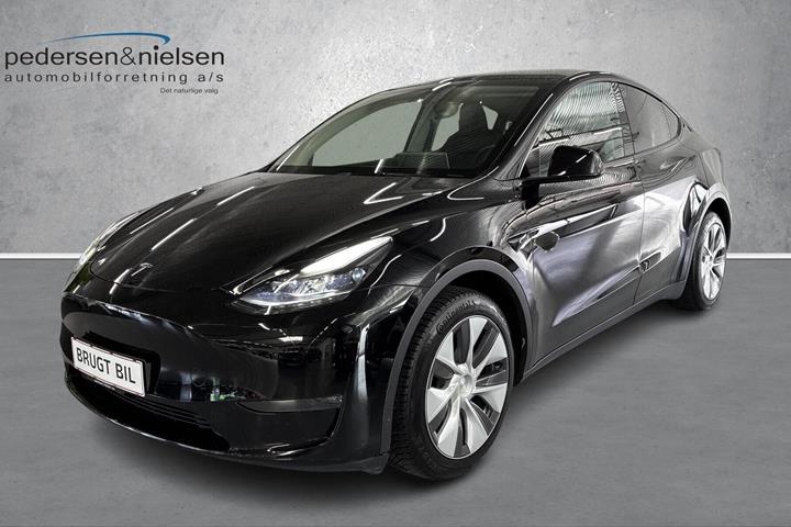 Sort Tesla Model Y fra 2022