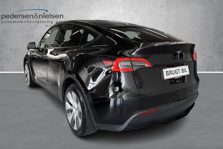 Sort Tesla Model Y fra 2022