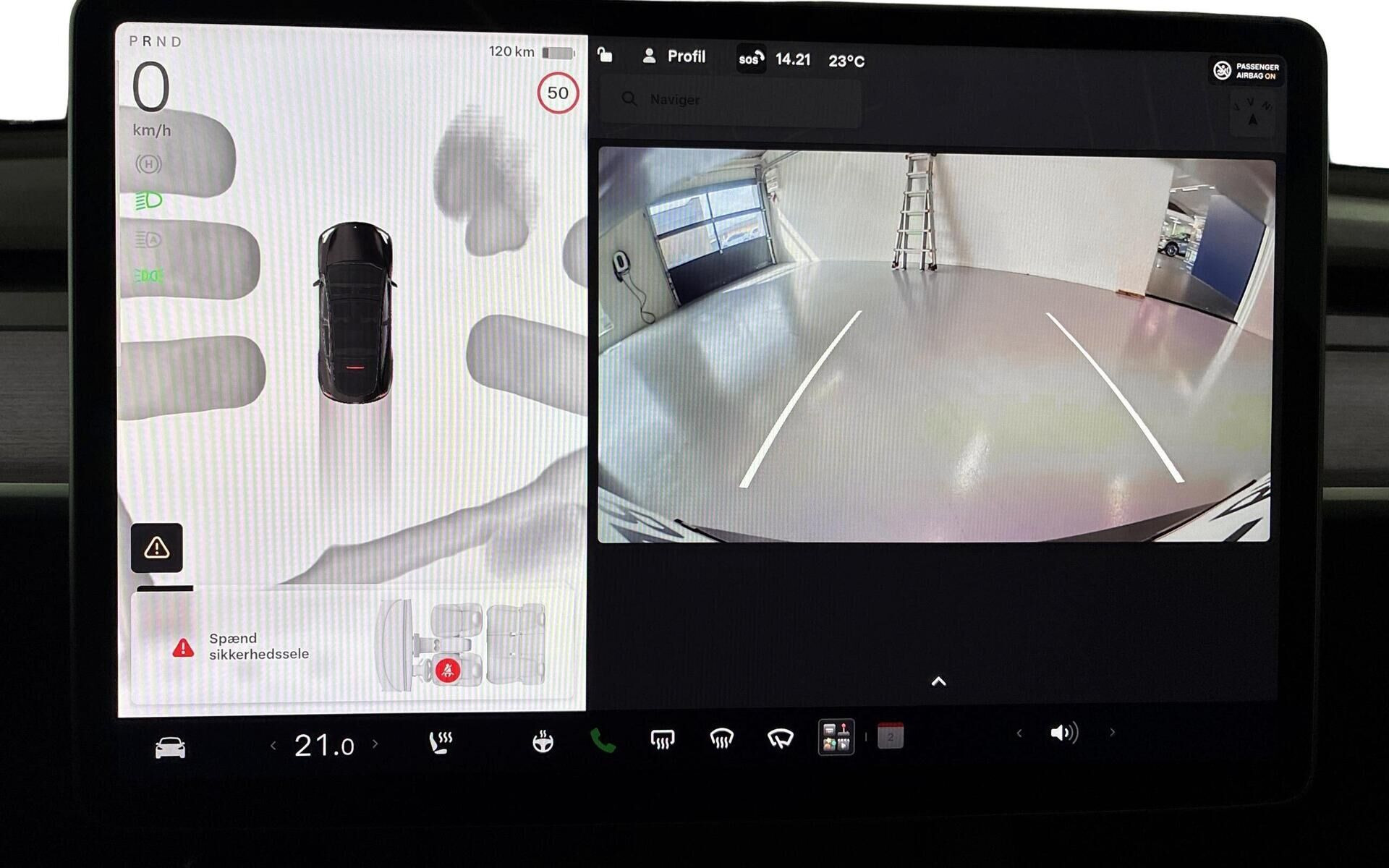 Sort Tesla Model Y fra 2022