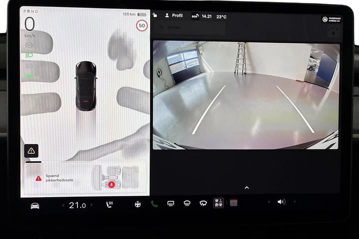 Sort Tesla Model Y fra 2022