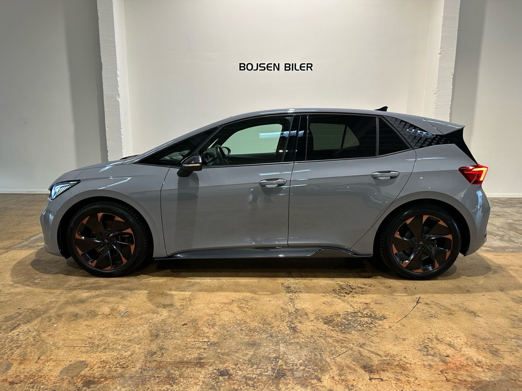 Grå Cupra Born fra 2024