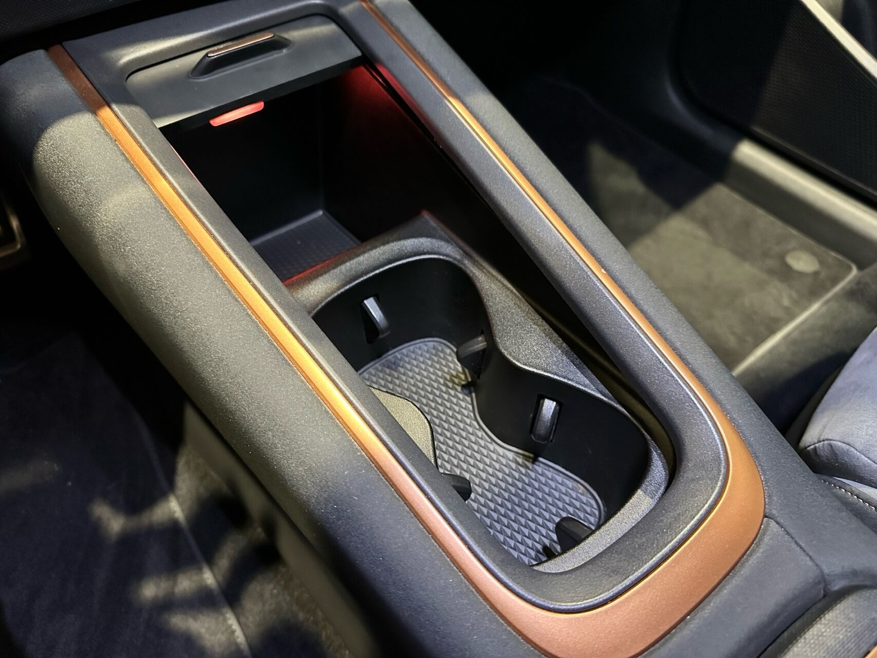 Grå Cupra Born fra 2024