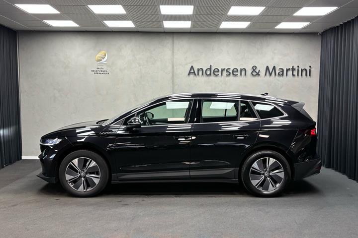 Sort Skoda Enyaq fra 2023