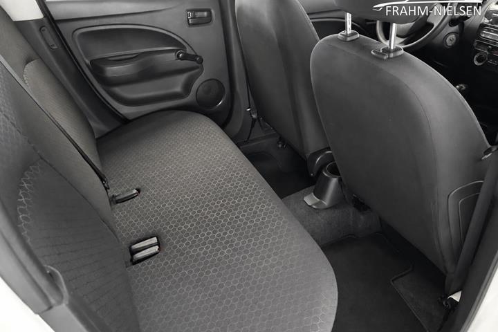 Hvid Mitsubishi Space Star fra 2015