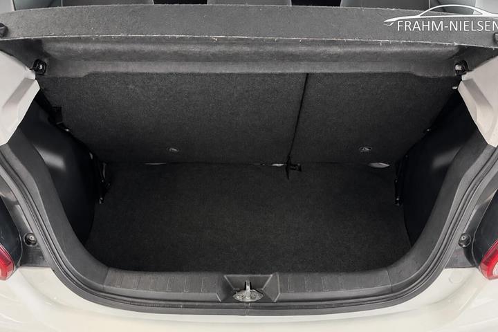 Hvid Mitsubishi Space Star fra 2015
