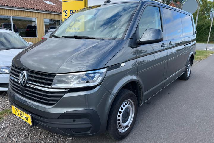 Grå VW Transporter fra 2024