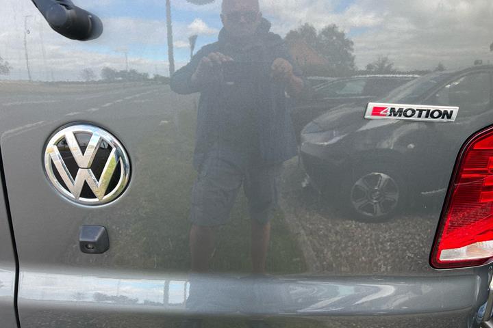 Grå VW Transporter fra 2024