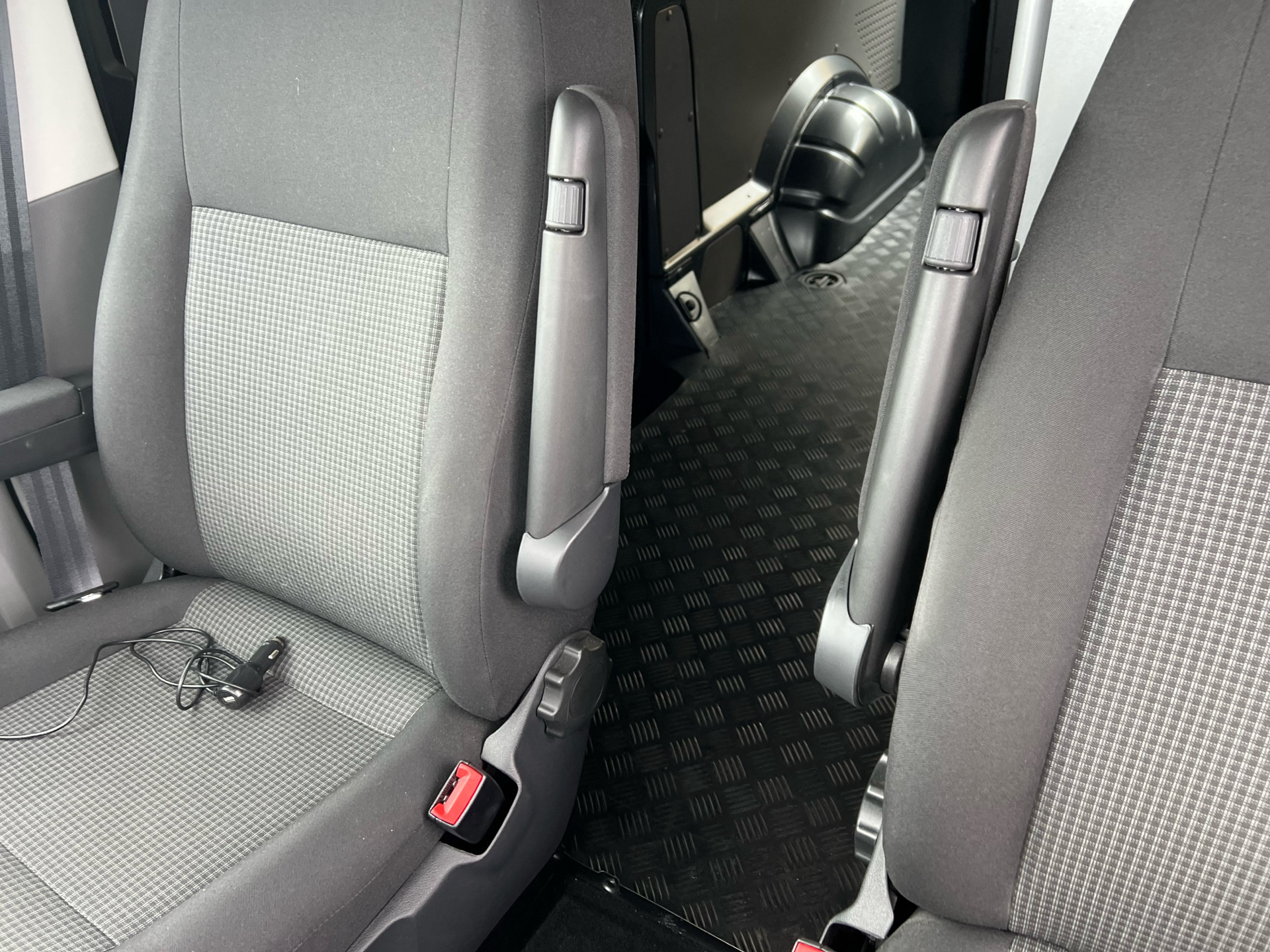 Grå VW Transporter fra 2024