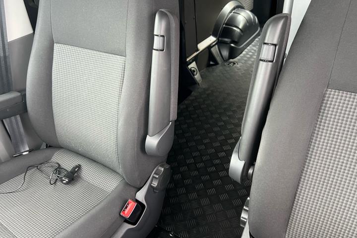 Grå VW Transporter fra 2024
