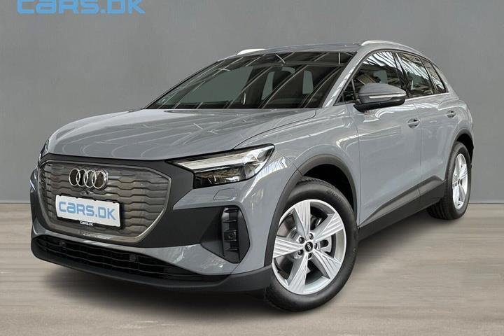 Grå Audi Q4 fra 2026 set udefra
