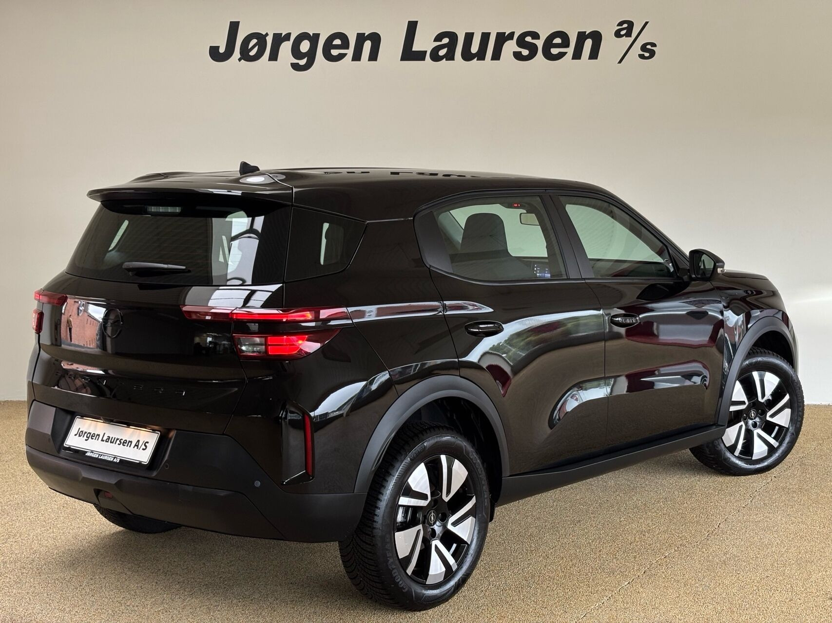 Sort Opel Frontera fra 2025