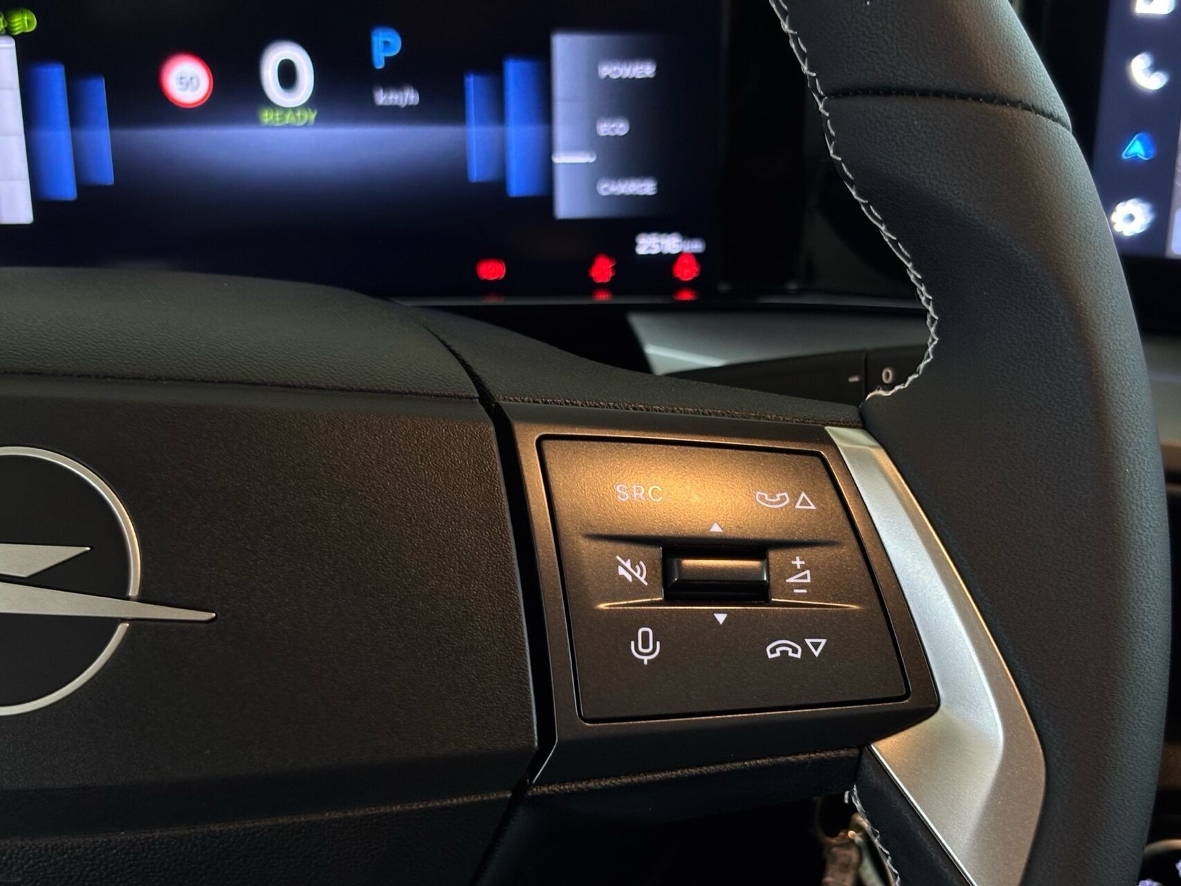 Sort Opel Frontera fra 2025