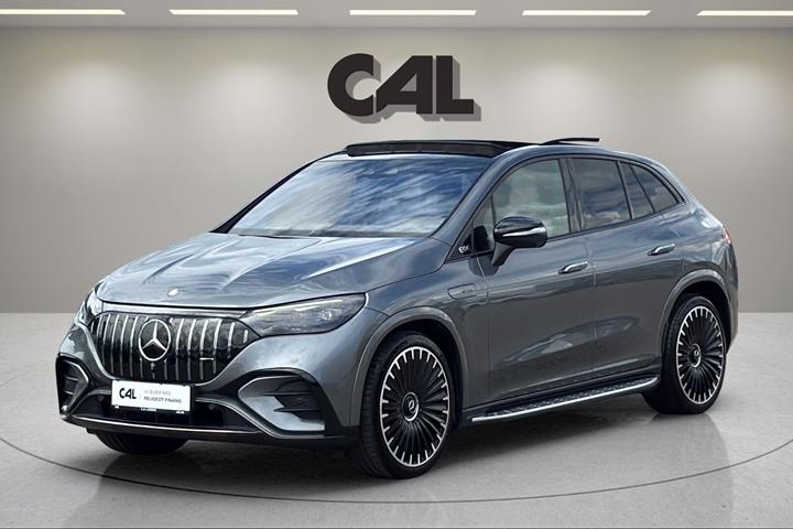 Grå Mercedes EQE 43 AMG fra 2024 set udefra