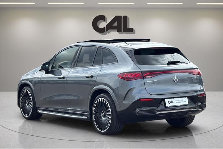 Grå Mercedes EQE 43 AMG fra 2024