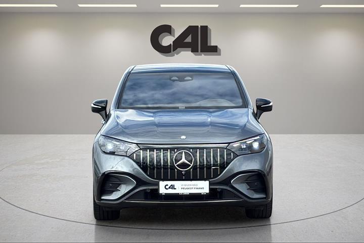 Grå Mercedes EQE 43 AMG fra 2024