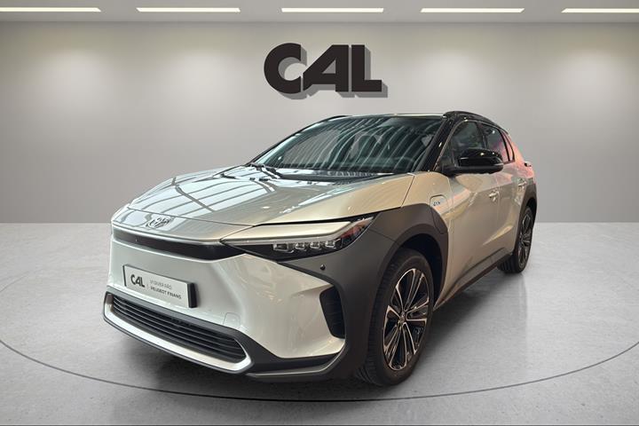Sølv Toyota BZ4X fra 2025