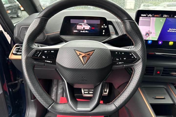 Blå Cupra Born fra 2024