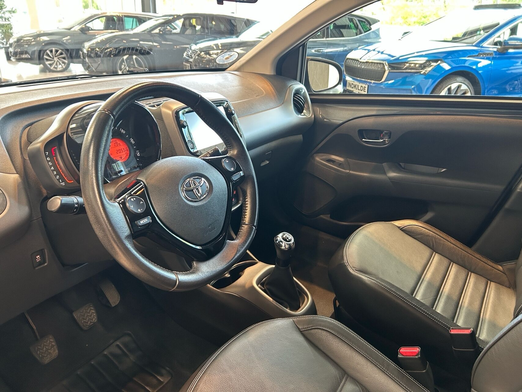 Grå Toyota Aygo fra 2020