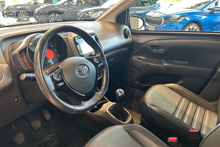 Grå Toyota Aygo fra 2020