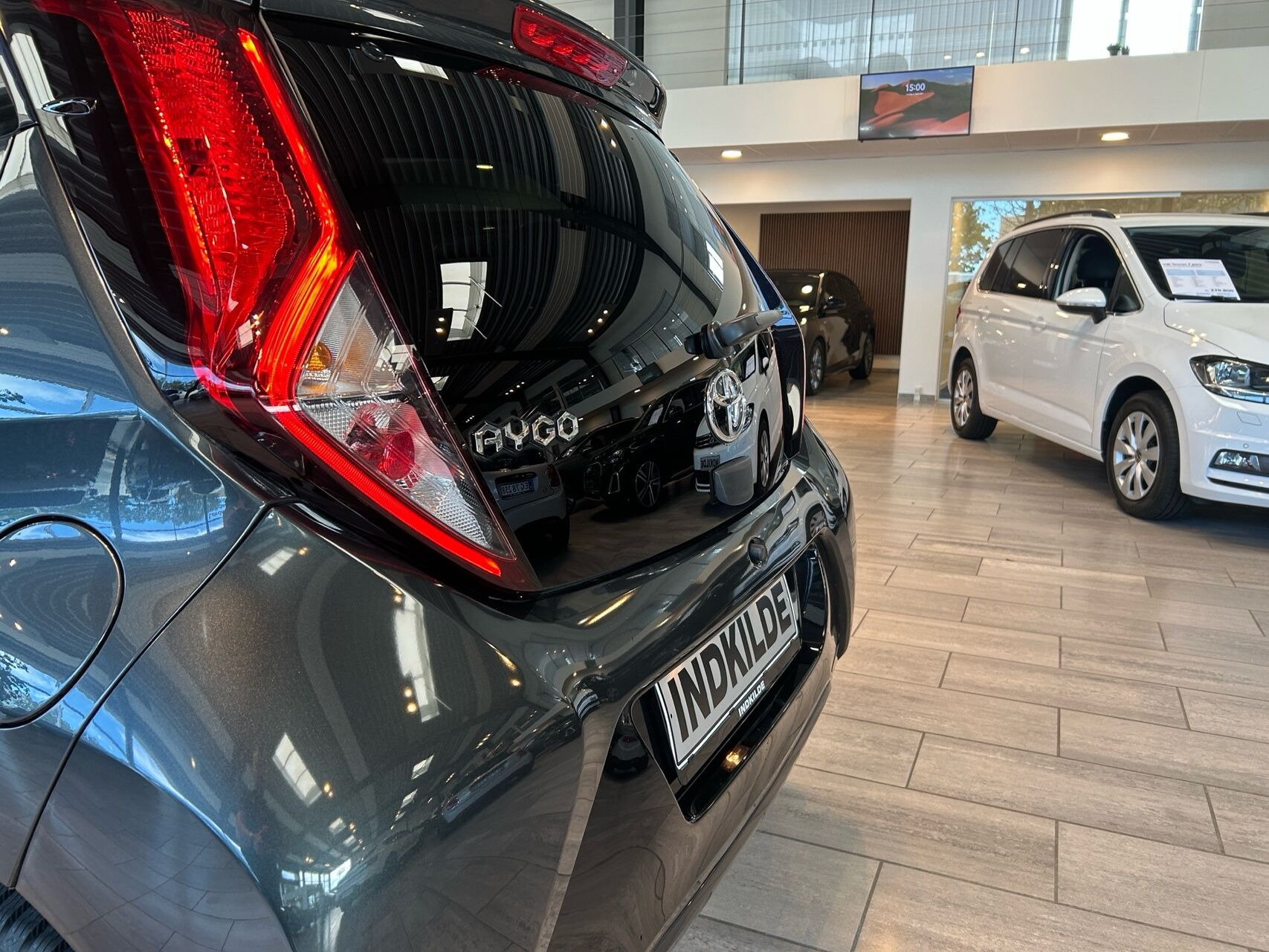 Grå Toyota Aygo fra 2020
