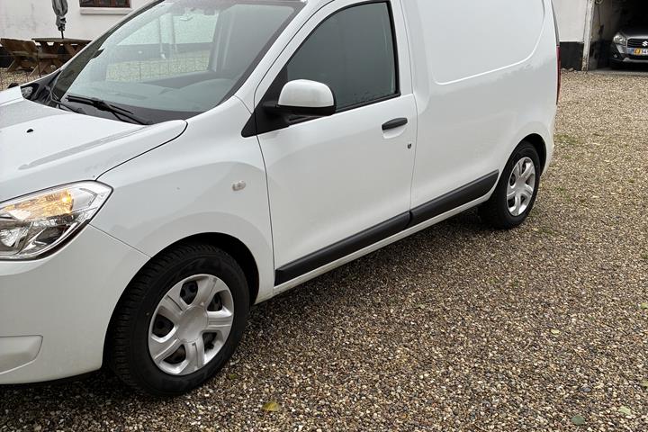 Hvid Dacia Dokker fra 2017
