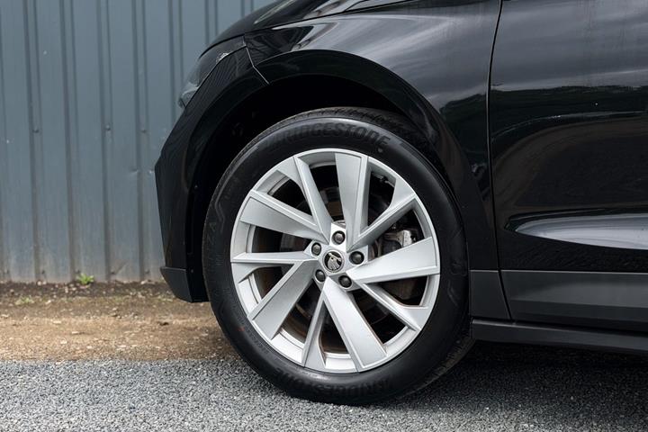 Sort Skoda Enyaq fra 2022