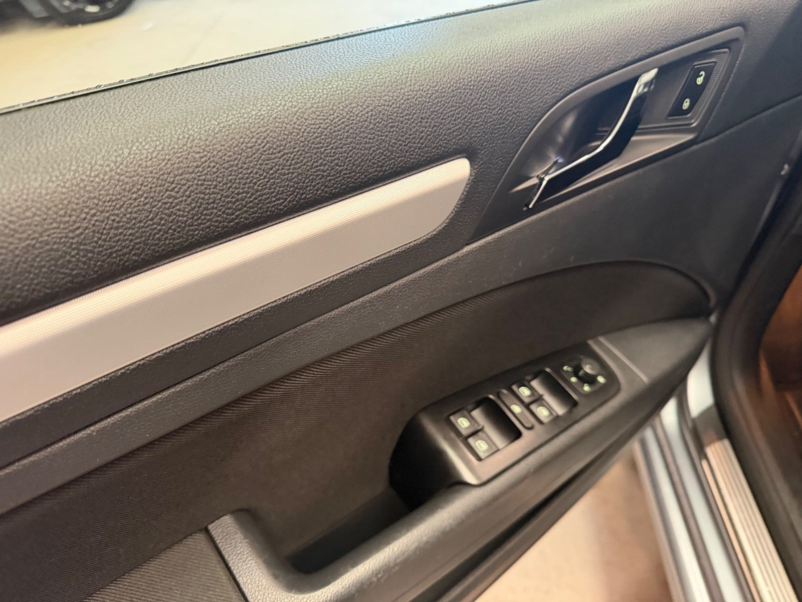 Grå Skoda Superb fra 2013