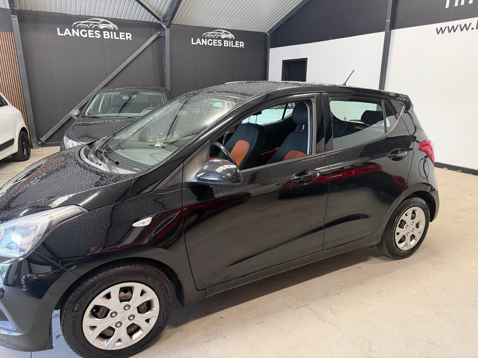 Sort Hyundai i10 fra 2014