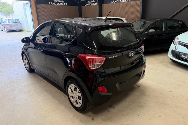 Sort Hyundai i10 fra 2014