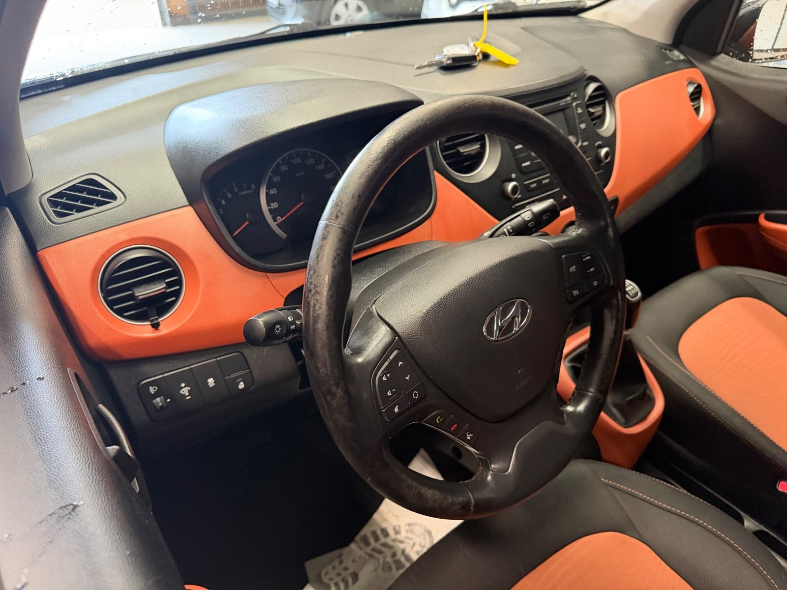 Sort Hyundai i10 fra 2014