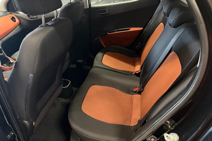 Sort Hyundai i10 fra 2014