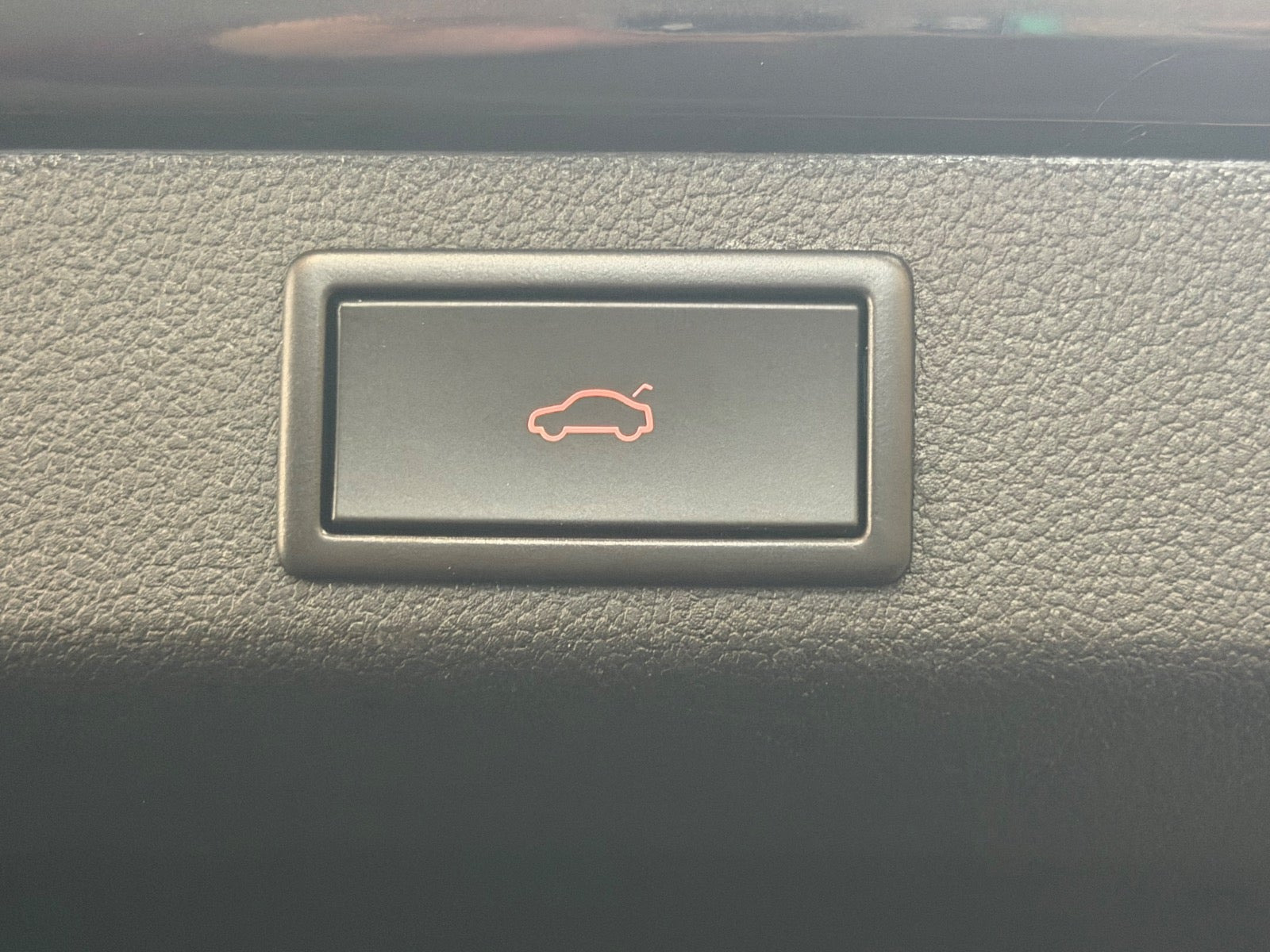 Sort Skoda Superb fra 2019