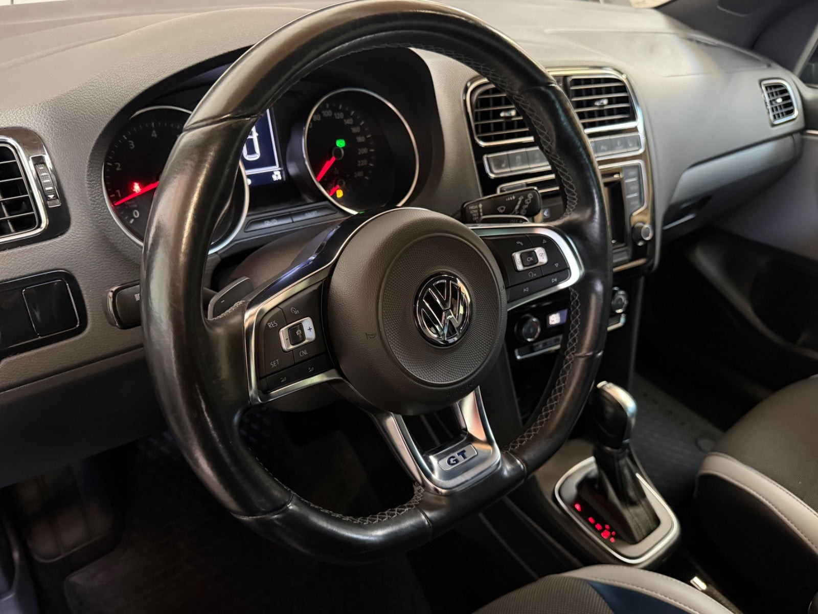 Sort VW Polo fra 2017