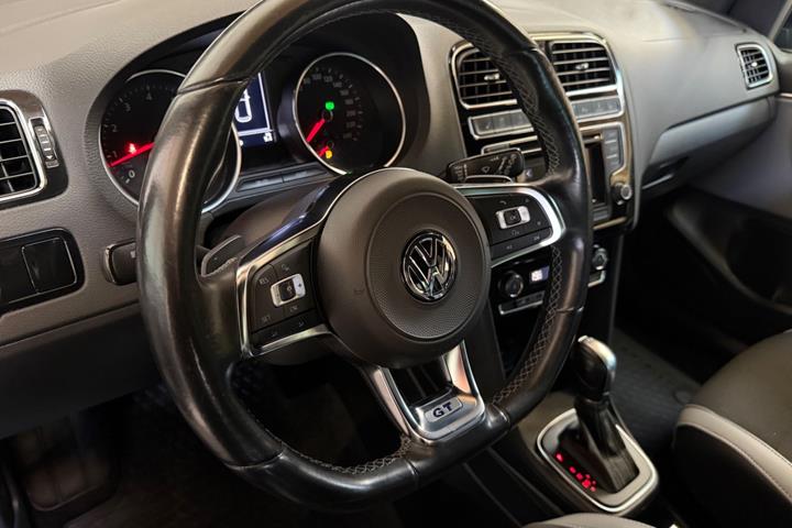 Sort VW Polo fra 2017